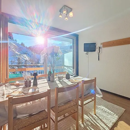 1650 - Mountain View - Snow Front 2s03 Courchevel